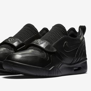 Nike Air Tech Challenge XVII size 5